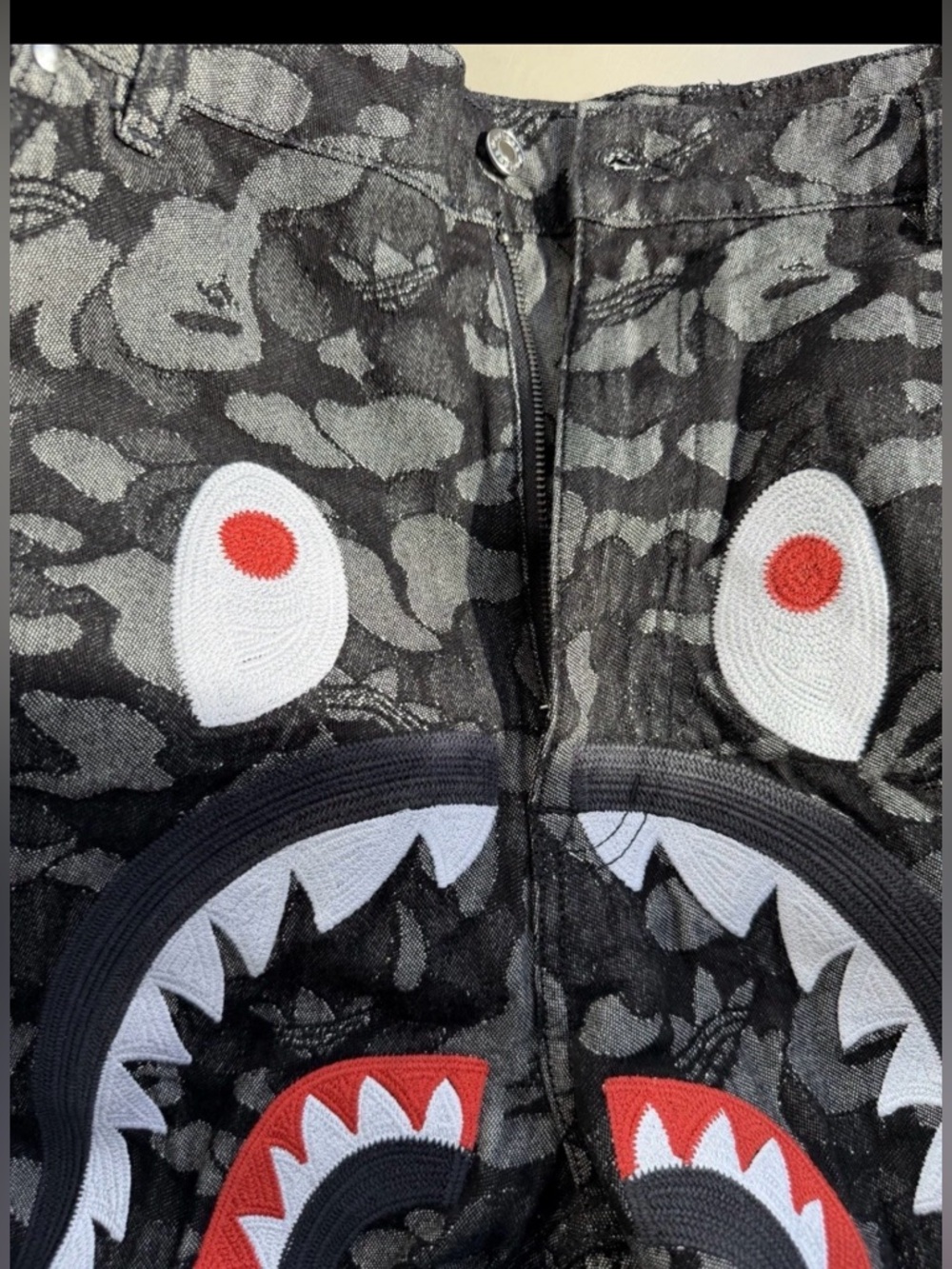 KF4917 Men’s XL (38-40) adidas X BAPE® SS26 The Shark Denim Jorts Oversized